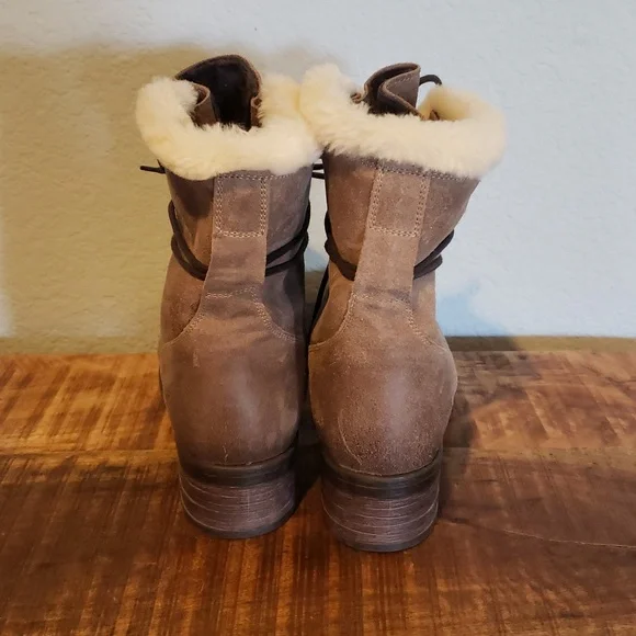 Taos Footwear Furkle Boot in Taupe Shearling Leather Lace Up Boots Size 40 - Picture 4 of 6
